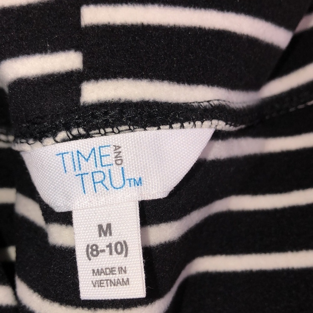 Time & Tru size medium black fleece sweater - Picture 4 of 4